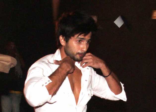 Shahid replaces Boman, Riteish as IIFA host?