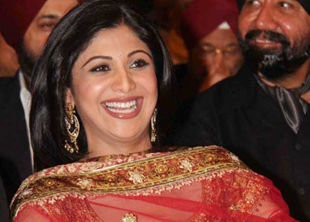 Congratulations pour in for new mom Shilpa Shetty