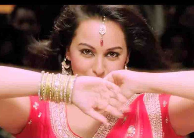 If presented decently, Sonakshi game for item songs