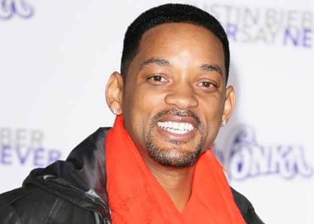 Will Smith slaps male reporter who tried to kiss him