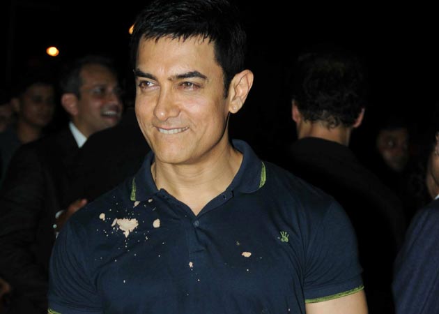 Aamir hopes <i>Ferrari Ki Sawaari</i> beats <i>3 Idiots</i> success