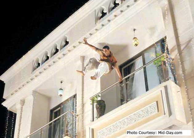 Akshay Kumar leaps from 45 feet without any safety equipment 