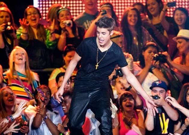 Bieber Much Music Video Award to fan