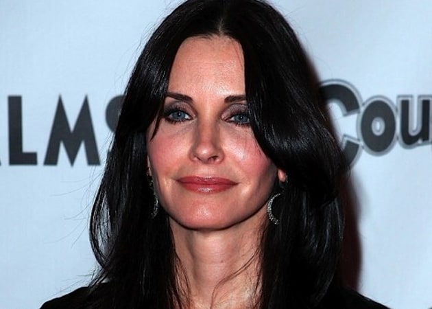 Courteney Cox files divorce papers same day as David Arquette