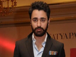 Imran Khan signs Tigmanshu Dhulia's <i>Milan Talkies</i> Imran Khan signs Tigmanshu Dhulia's <i>Milan Talkies</i>