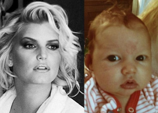 Jessica Simpson introduces baby on Twitter