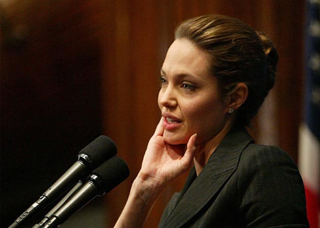 Angelina Jolie donates $100,000 for Syrian refugees
