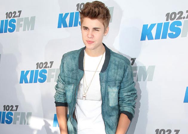 Justin Bieber is "taking it easy" after suffering a concussion