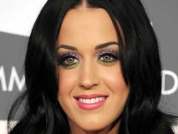 Katy Perry pierced her nose with a safety pin Katy Perry pierced her nose with a safety pin