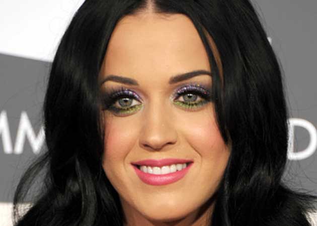 Katy Perry pierced her nose with a safety pin