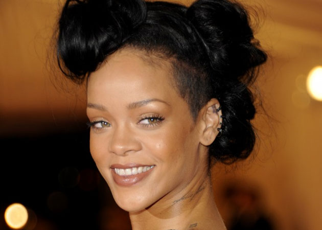 Rihanna escapes early morning fire at London hotel