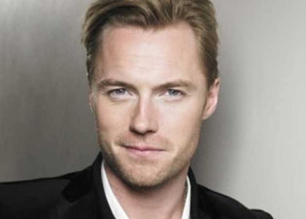Fan pokes fun at Ronan Keating's height