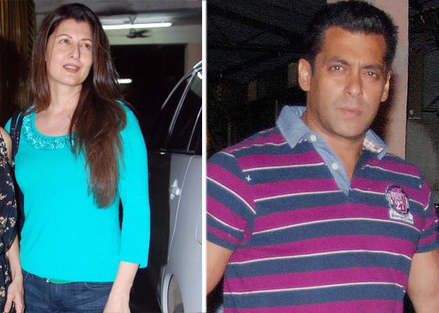 Sangeeta Bijlani bonds with ex-beau Salman and family