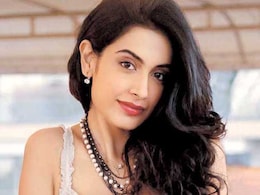 Sarah-Jane Dias turns bartender Sarah-Jane Dias turns bartender