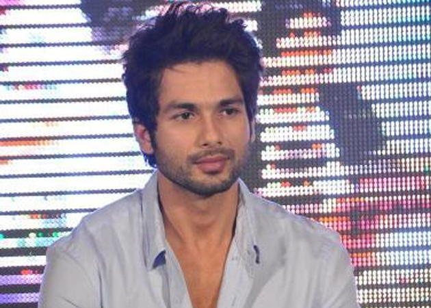 Shahid Kapoor prefers house parties over clubs