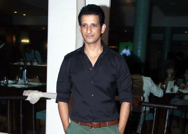 It's been a lonely journey, connections don't help, says Sharman Joshi