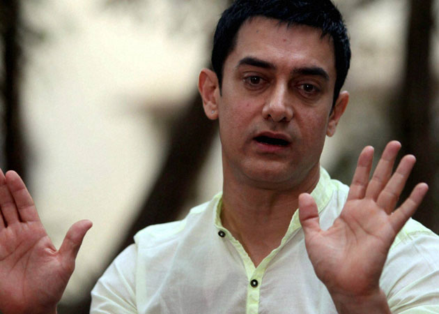 Aamir Khan delays <i>Dhoom: 3</i> again, this time for his hair