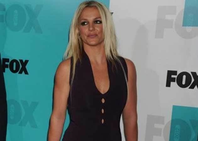 Britney Spears walks off X-Factor set 