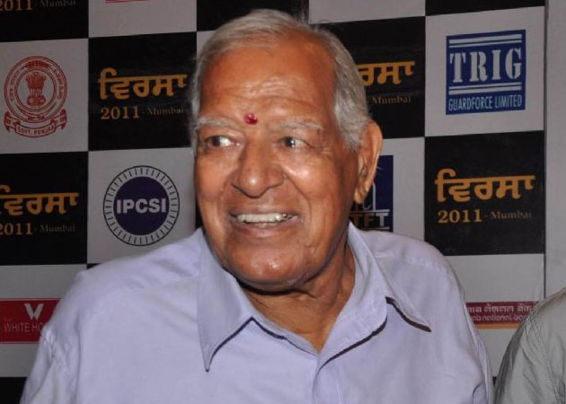 Dara Singh shifted home, still on ventilator