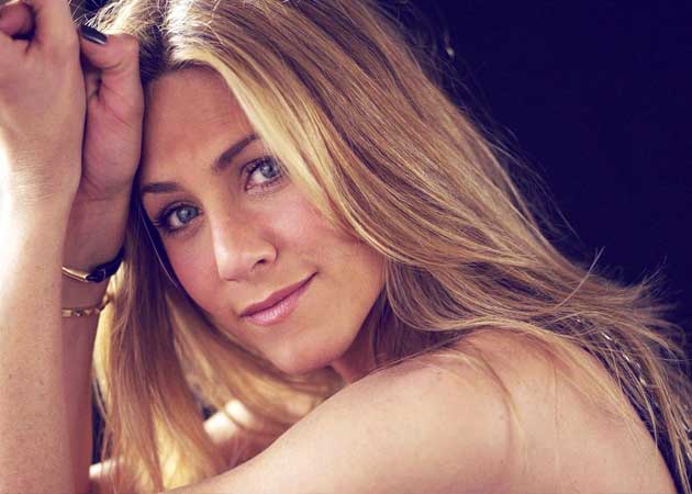 Jennifer Aniston puts relationship over motherhood
