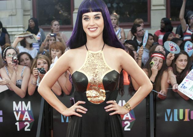 Katy Perry's friends happy about her divorce from Russell Brand