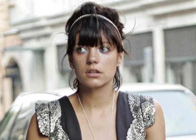 Lily Allen subjected to twitter abuse
