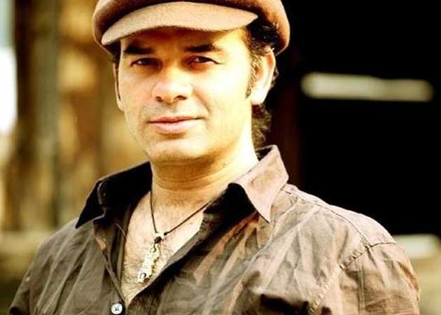 Singer Mohit Chauhan ties the knot with journalist Prarthna Gehlot