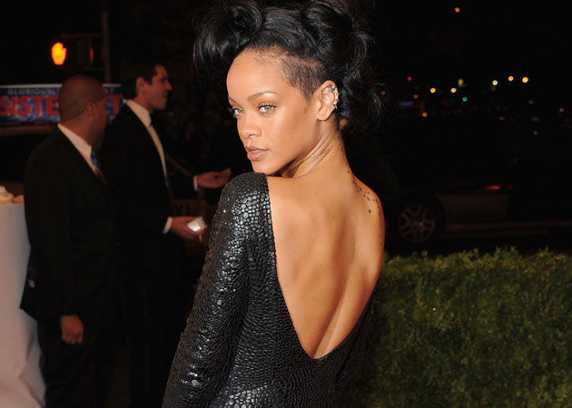 Rihanna sues her former accountants for losses