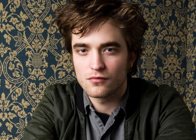 Robert Pattinson has "nobody to talk to" about his relationship problems