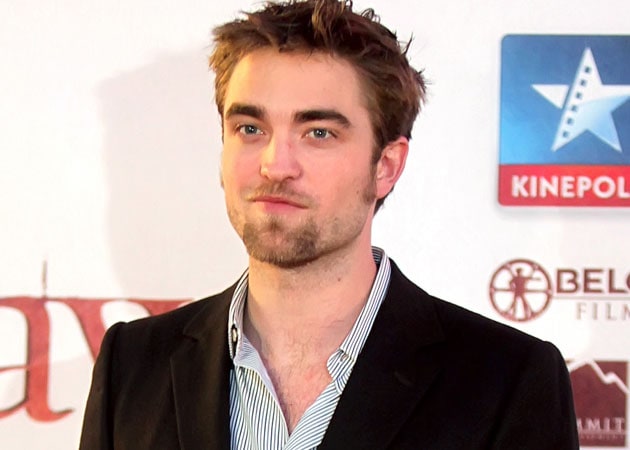 Robert Pattinson wears wig for <i>The Twilight Saga: Breaking Dawn - Part 2</i>