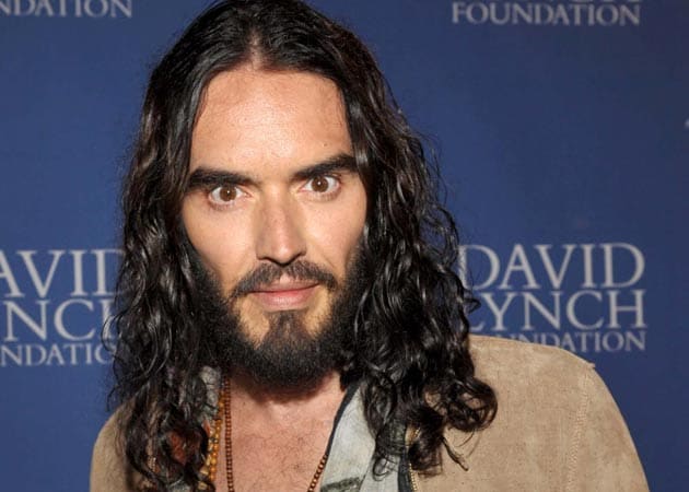 Russell Brand handed community service for smashing paparazzo's iPhone
