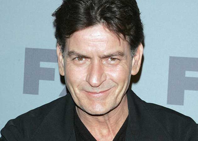 Charlie Sheen claims he can see dead people