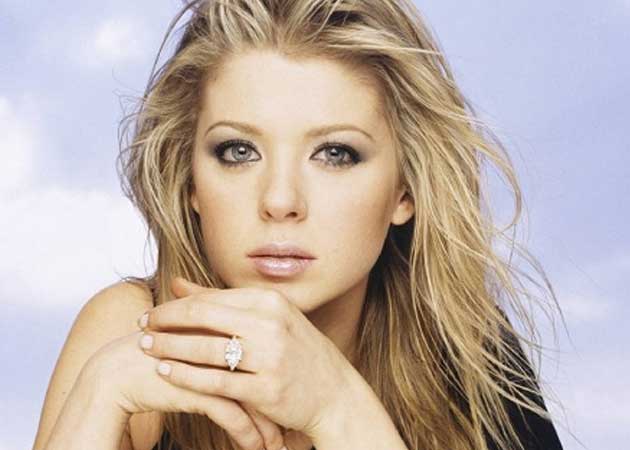 Tara Reid spotted in a nightclub just days after she was hospitalised