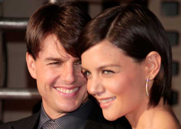 Separate bedrooms led to Cruise-Holmes divorce