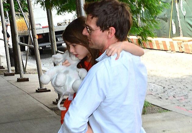 Tom Cruise meets Suri for the first time since split from Katie Tom Cruise meets Suri for the first time since split from Katie