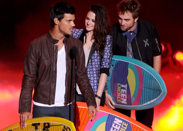 <i>Twilight</i>, Taylor Swift win big at Teen Choice Awards 