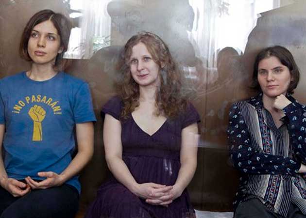 Activists get 2 years for anti-Putin church stunt