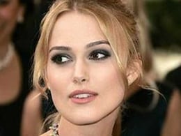 Keira Knightley knows how to "deal with" stage fright now Keira Knightley knows how to "deal with" stage fright now