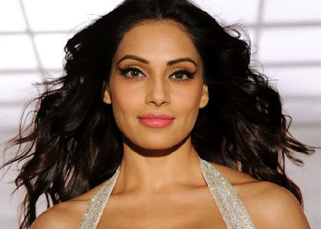Bipasha Basu a sex icon, not flop actress: <i>Raaz 3</i> writer