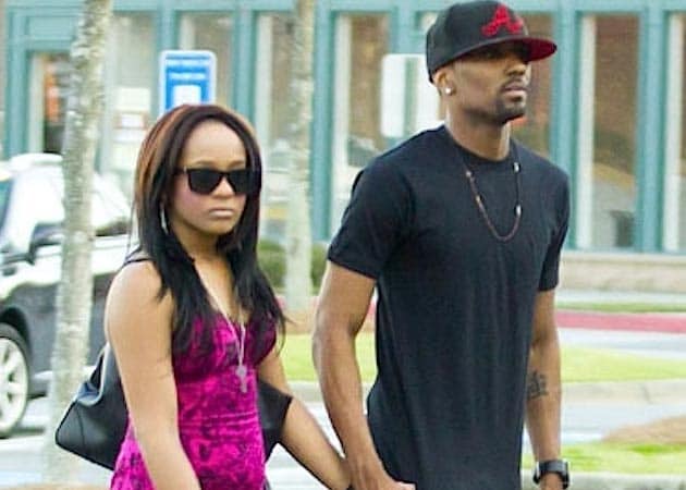 Bobbi Kristina calls off engagement with "adopted" brother