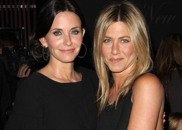 Jennifer Aniston celebrates engagement with best pal Courteney Cox