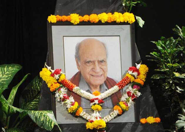 Bollywood's biggest stars skip A K Hangal's prayer meet