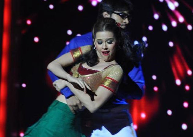 Is Isha Sharvani too good for the other contestants on <i>Jhalak Dikhla Jaa</i>?