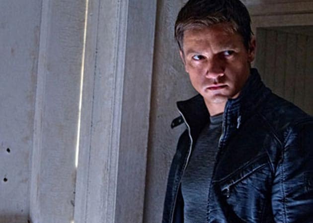 Jeremy Renner "freaked out" when he jumped into freezing water for <i>The Bourne Legacy</i>