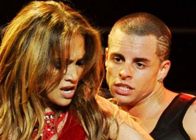 JLo's boyfriend Casper Smart spotted in gay club?