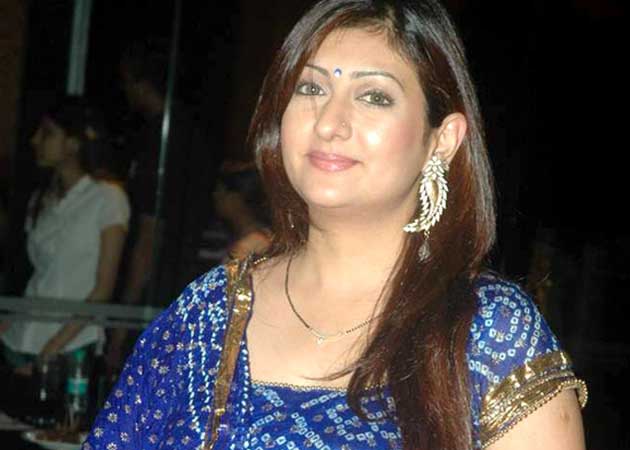 TV actress Juhi Parmar to be a mommy in January