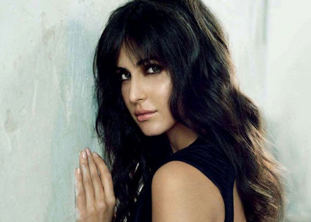 Katrina Kaif insists she's "very much single" despite Ranbir rumours