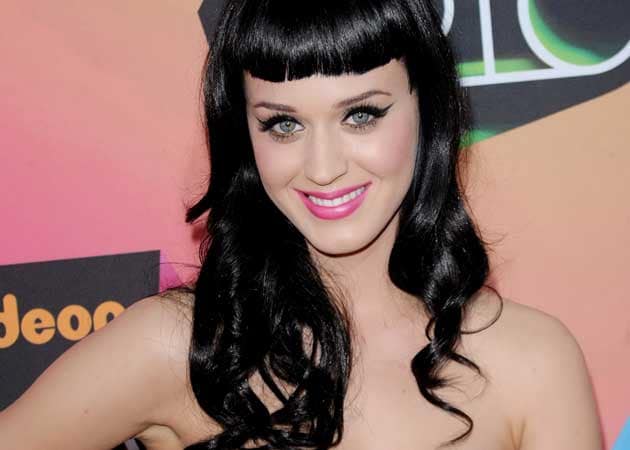 Katy Perry's friends worried that she's dating John Mayer