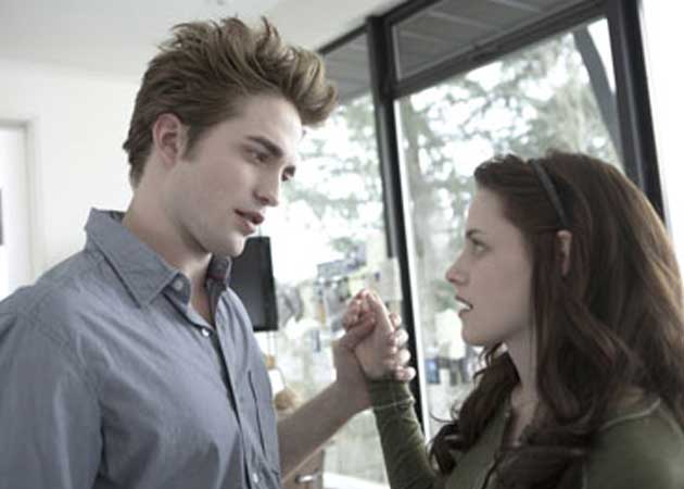 Kristen Stewart not ready to come out of hiding yet after cheating scandal