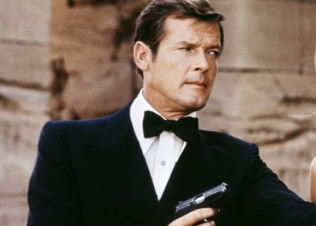 Roger Moore to release James Bond book